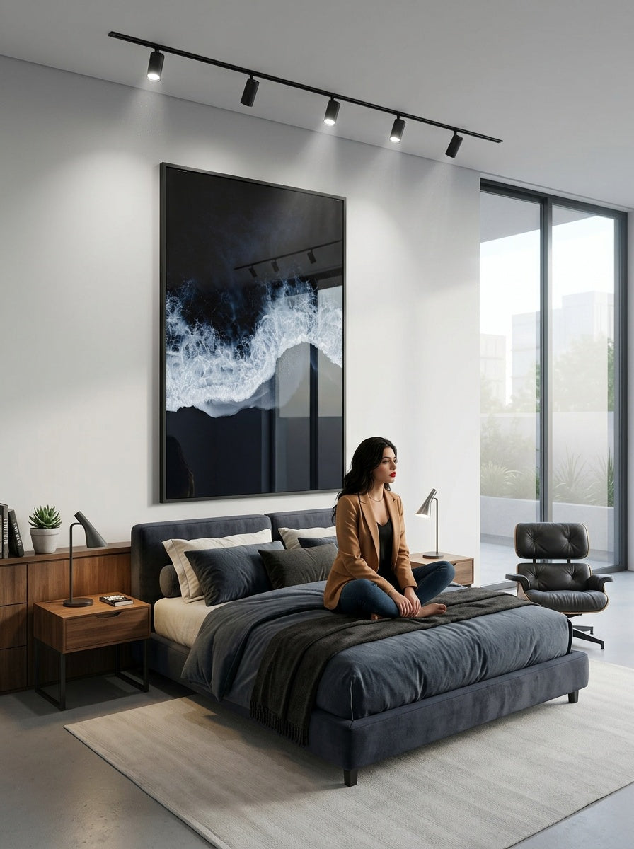 Tableau déco aluminium HD Vague Nocturne exposé dans une chambre